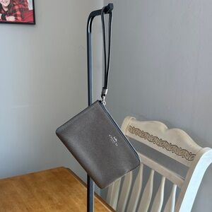 NWOT Coach Charcoal metallic Leather Wristlet